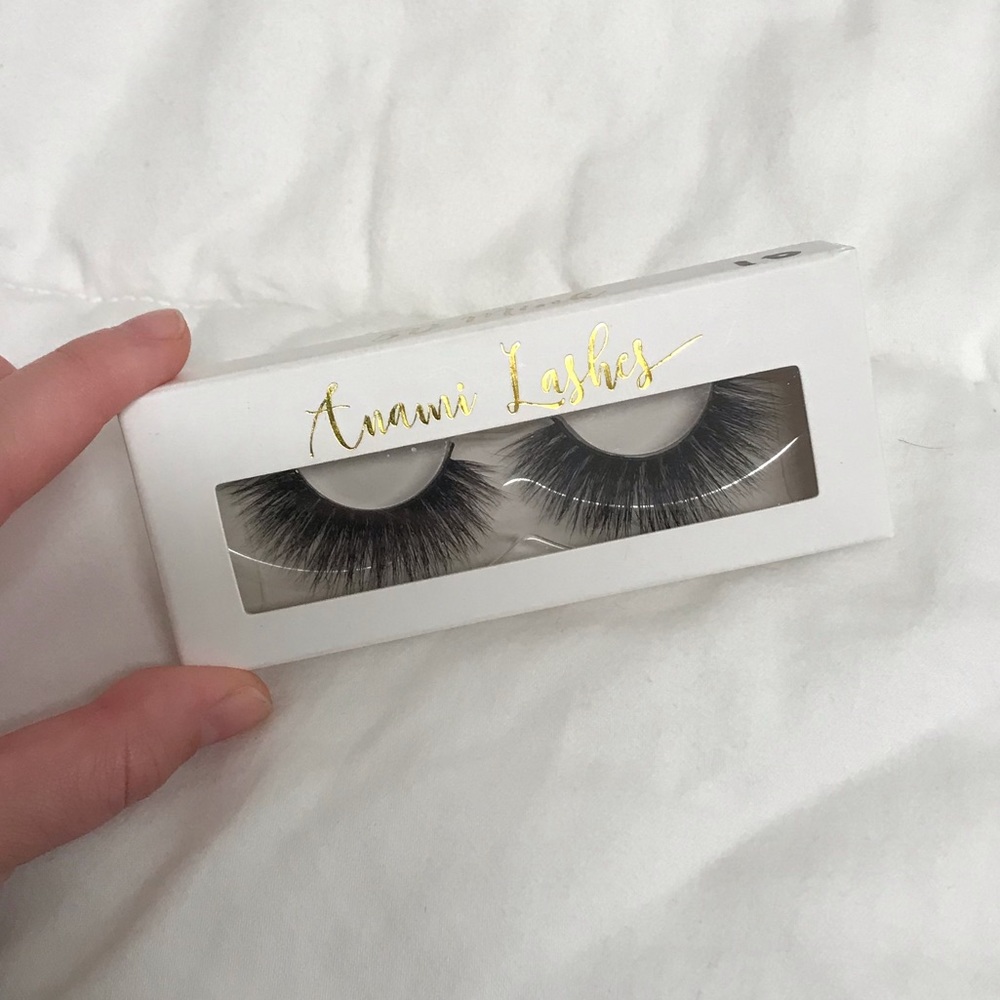 anami 5D mink lashes in style 10